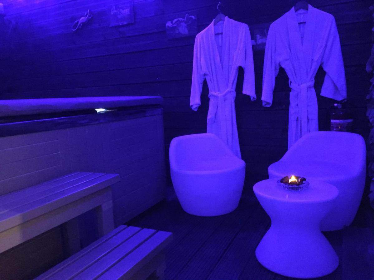 Jacuzzi Prive Chambre Et Table D Hotes 沃韦尔 外观 照片